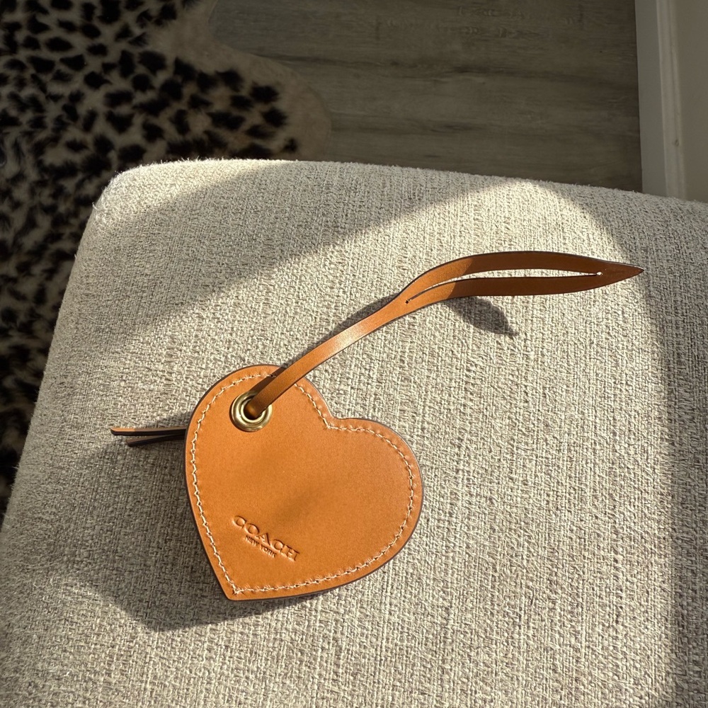 Coach Oversized Heart Bag Charm - Picture 4 of 5
